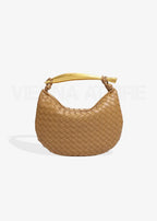 Alejandra – Bolso trenzado con asa dorada